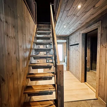 Semesterbostad Modern Mountain - 3 Bedrooms - Sleeps 7 *