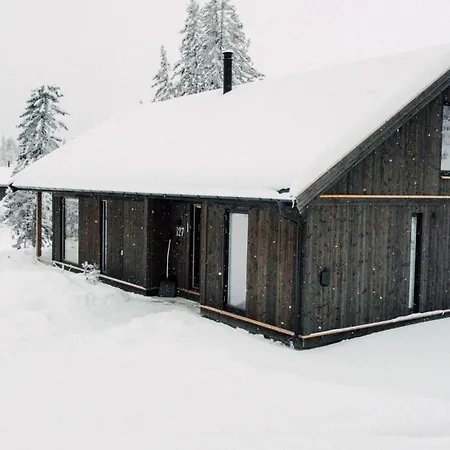 Modern Mountain - 3 Bedrooms - Sleeps 7 Torpo