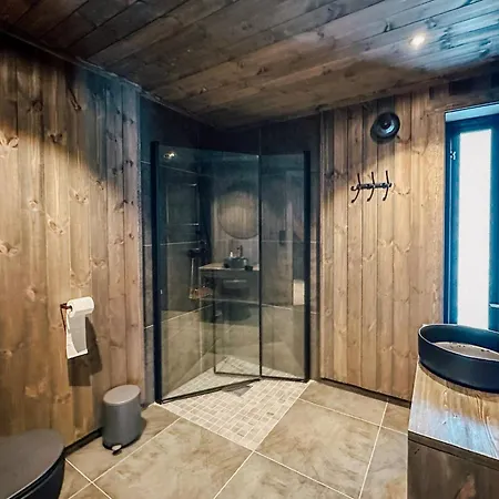 Modern Mountain - 3 Bedrooms - Sleeps 7 Semesterbostad *