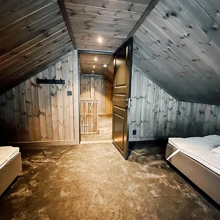 Semesterbostad Modern Mountain - 3 Bedrooms - Sleeps 7 *