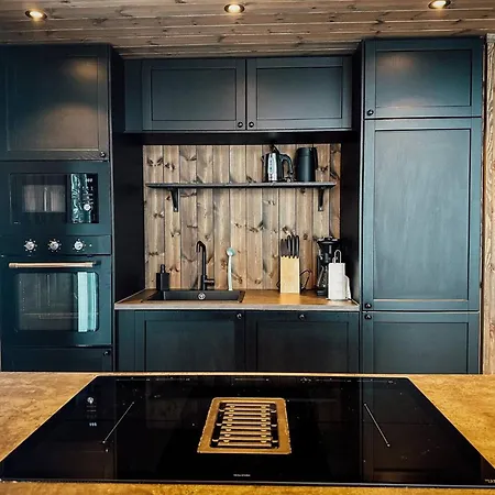 Modern Mountain - 3 Bedrooms - Sleeps 7 * Torpo