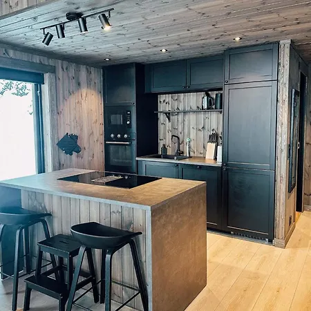 Modern Mountain - 3 Bedrooms - Sleeps 7