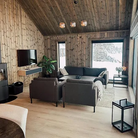 Modern Mountain - 3 Bedrooms - Sleeps 7 別荘 Torpo