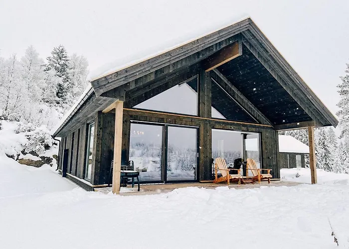 Modern Mountain - 3 Bedrooms - Sleeps 7 펜션