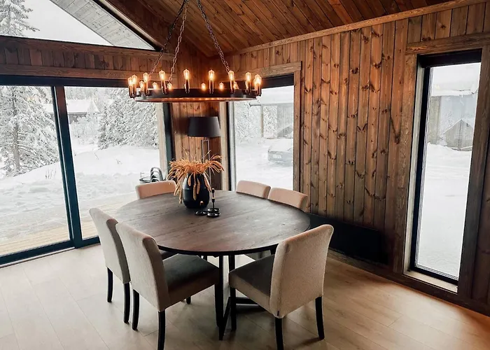 Modern Mountain - 3 Bedrooms - Sleeps 7 Torpo