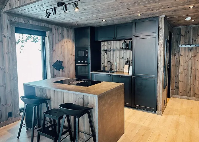 Modern Mountain - 3 Bedrooms - Sleeps 7