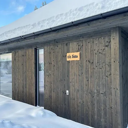 Modern Mountain - 3 Bedrooms - Sleeps 7 Holiday home *